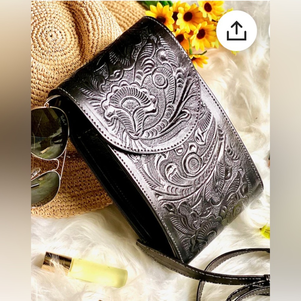 Leather crossbody with “NO STRAP”